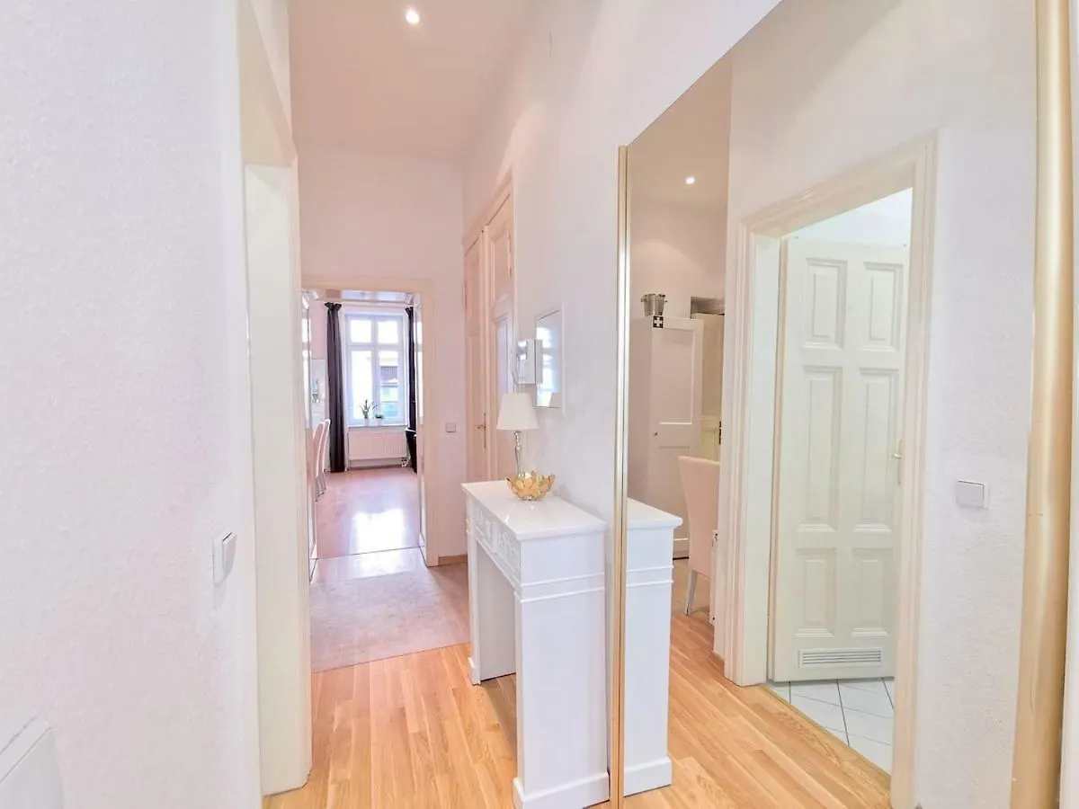 New - Charmante Wohnung In Berlin Mitte-Schlegelstrasse