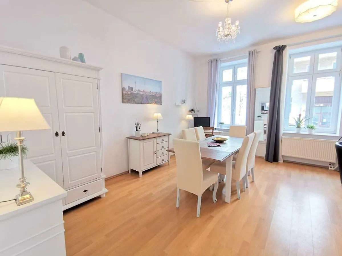 New - Charmante Wohnung In Berlin Mitte-Schlegelstrasse
