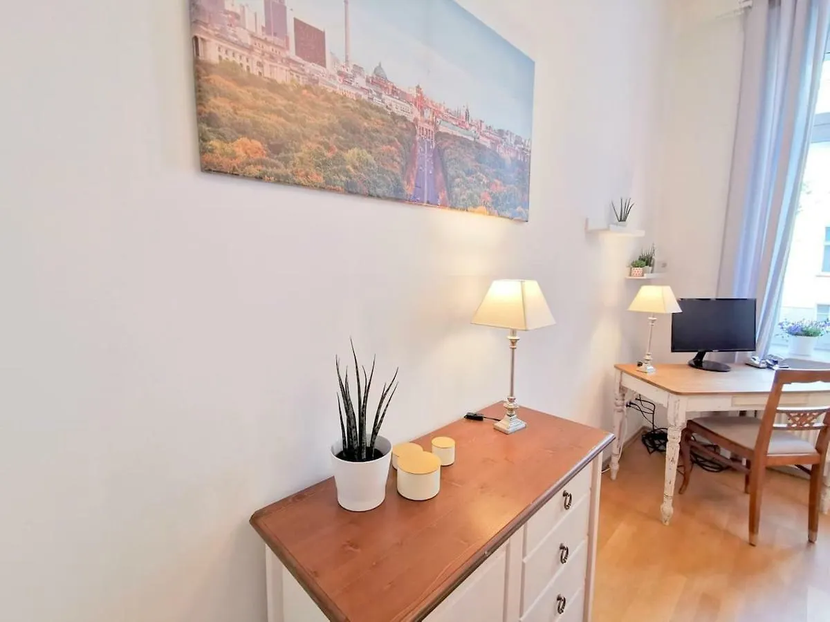 New - Charmante Wohnung In Berlin Mitte-Schlegelstrasse