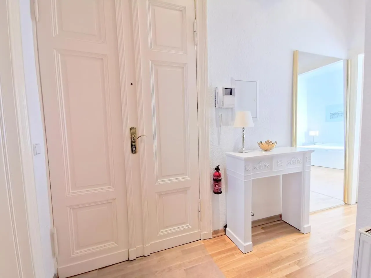New - Charmante Wohnung In Berlin Mitte-Schlegelstrasse